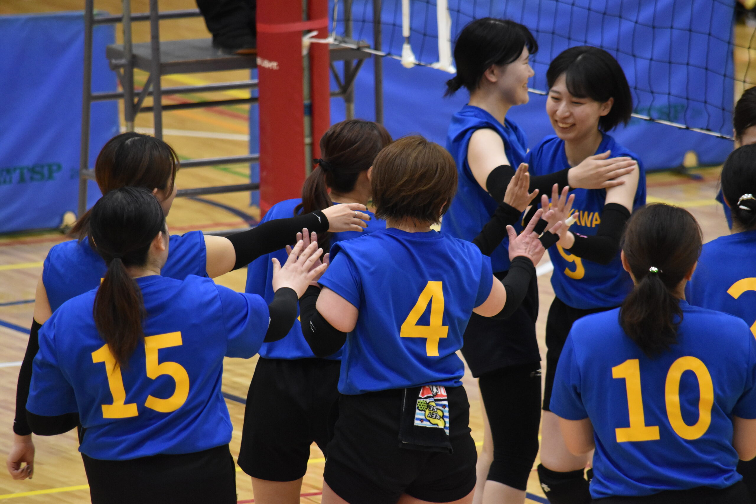【第46回全道女子バレーボール大会速報⑦】〈決勝トーナメント準決勝①〉旭川市職労ー深川市職労～深川が決勝進出！