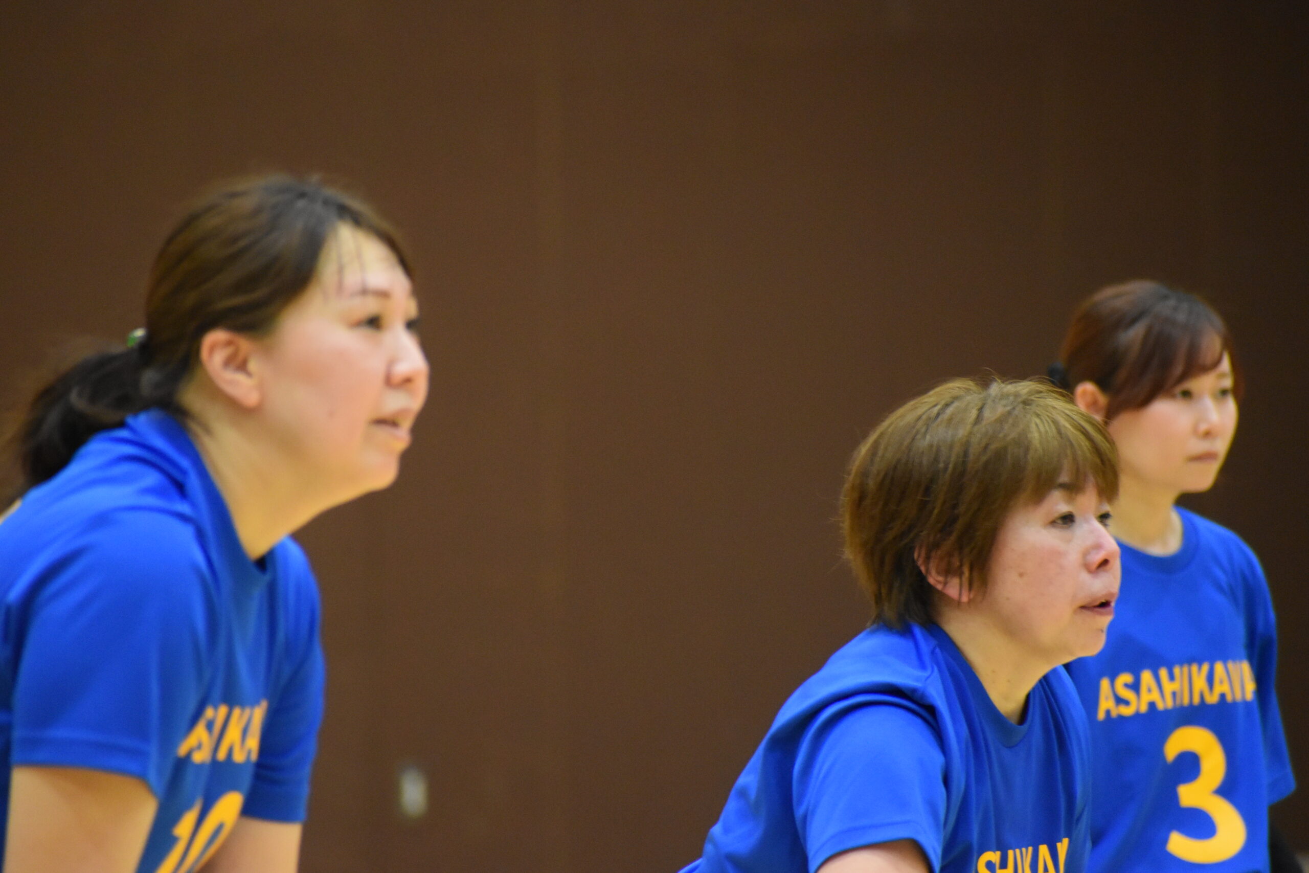 【第46回全道女子バレーボール大会速報⑦】〈決勝トーナメント準決勝①〉旭川市職労ー深川市職労～深川が決勝進出！